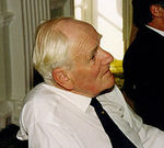 Autogramme von Desmond Llewelyn